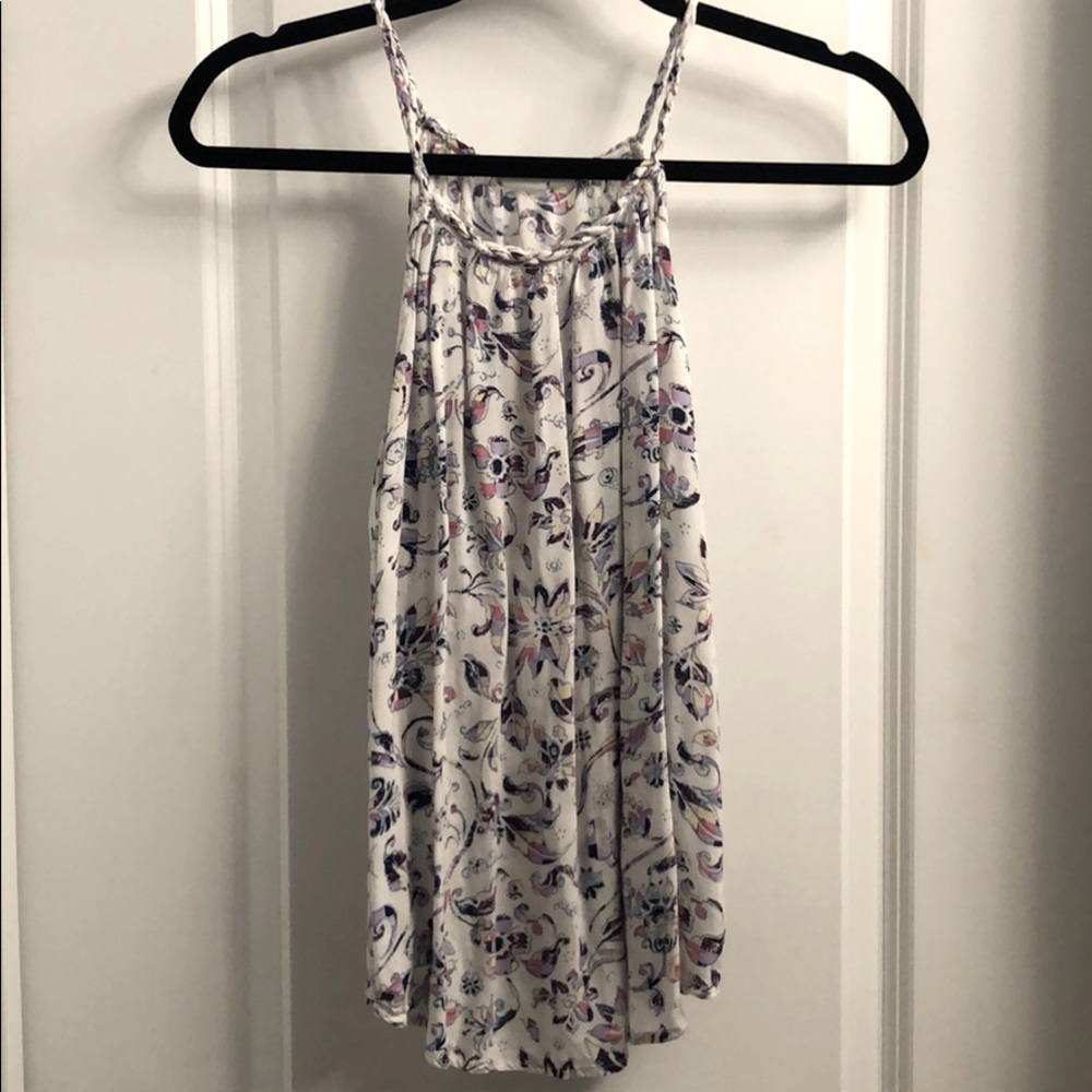 Gap Tank size Medium